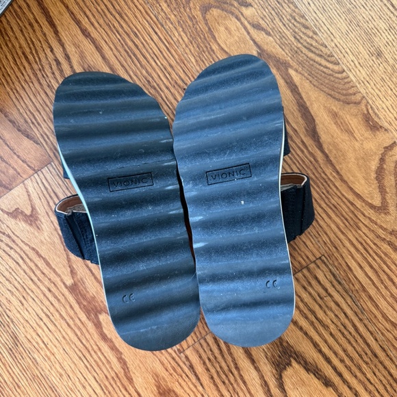 Vionic Sandals, Size 8, Black - Picture 2 of 3